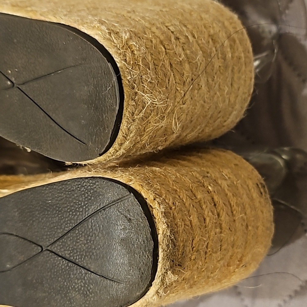 Adam Tucker Sandals - Picture 16 of 17